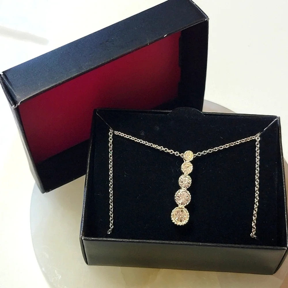 Rare Diamonds Limited Edition Rhinestone Drop Necklace Avon Signed NRT Silver